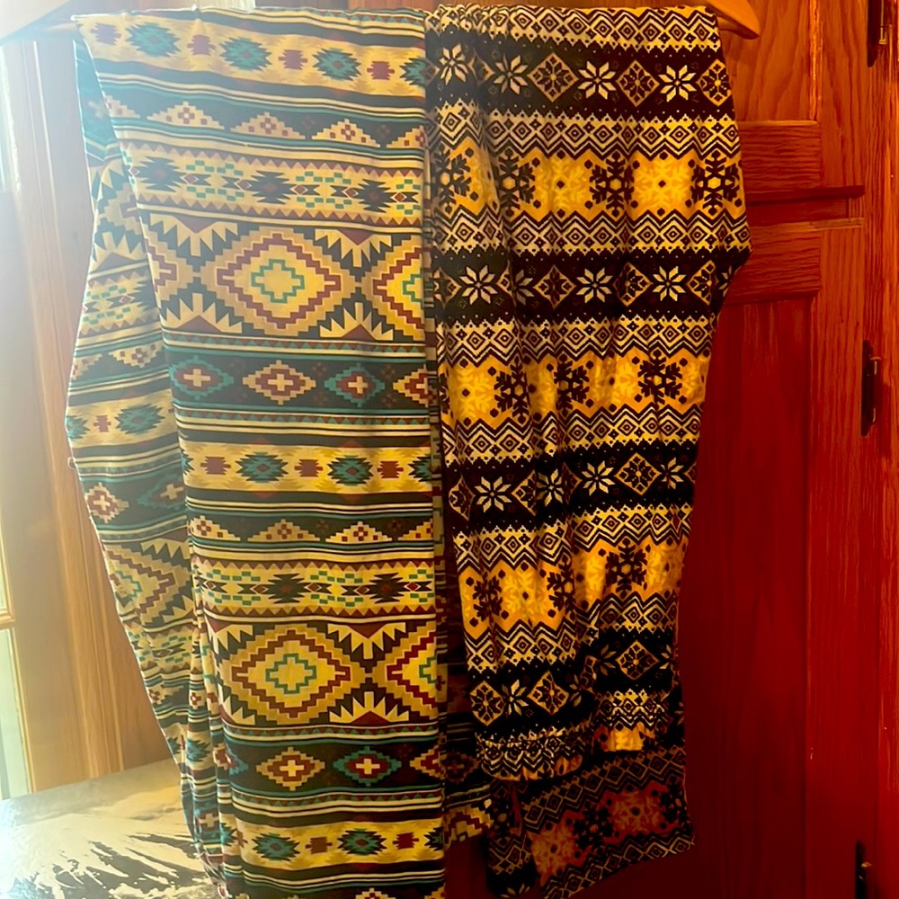 Leggings Aztec design is xl and snowflake leggings are OS